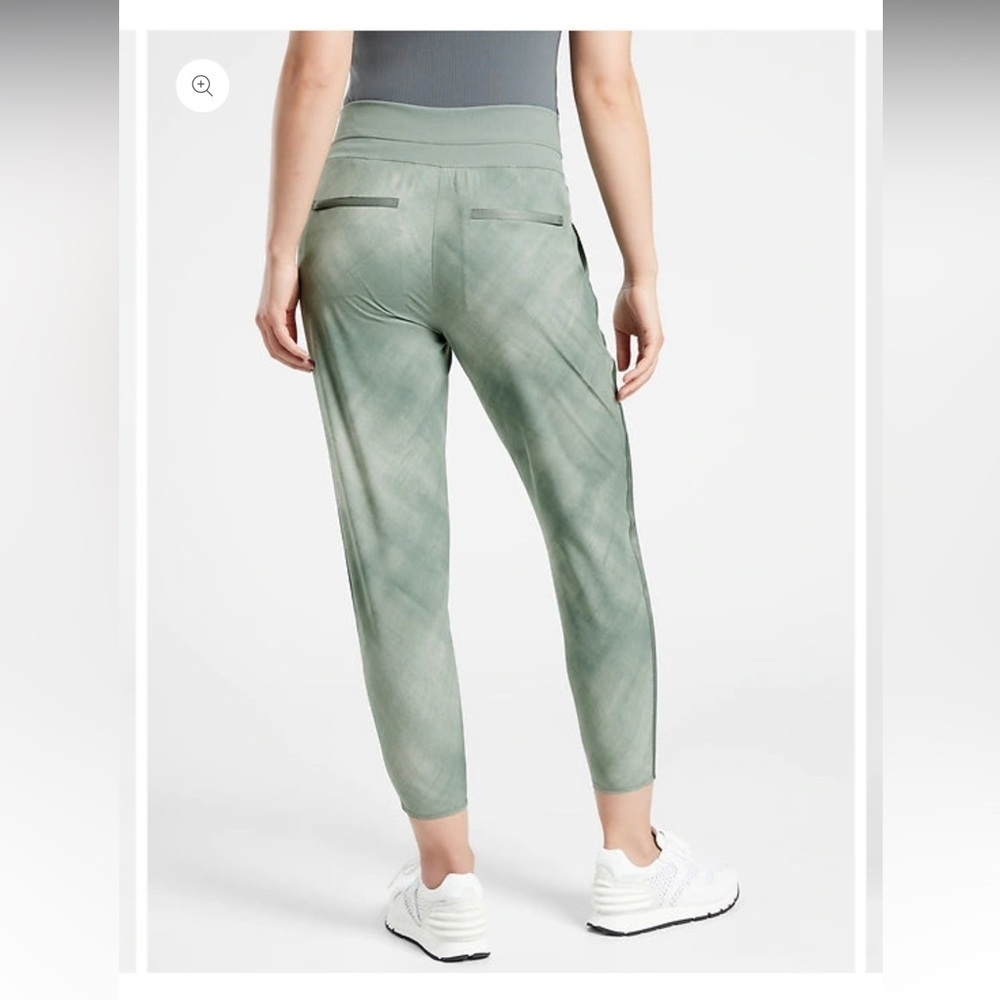 NWT ATHLETA Nolita Slim Tapered Print Crop Jogger Sz 0 - Picture 3 of 16